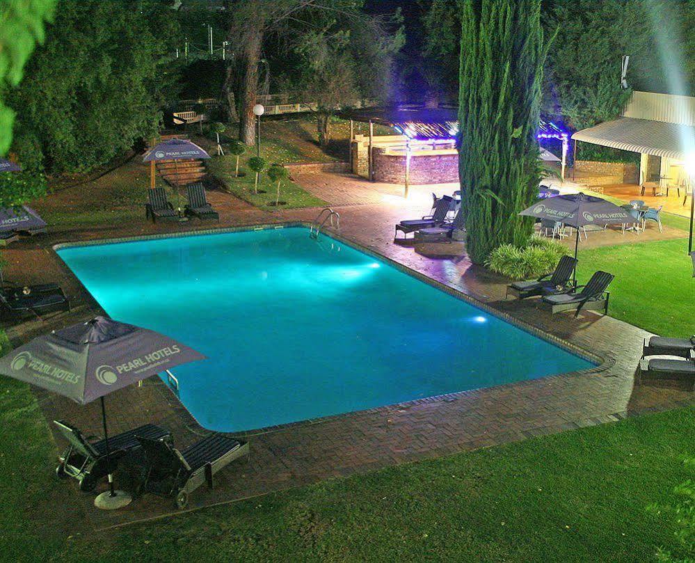 Oudtshoorn Inn Hotel エクステリア 写真